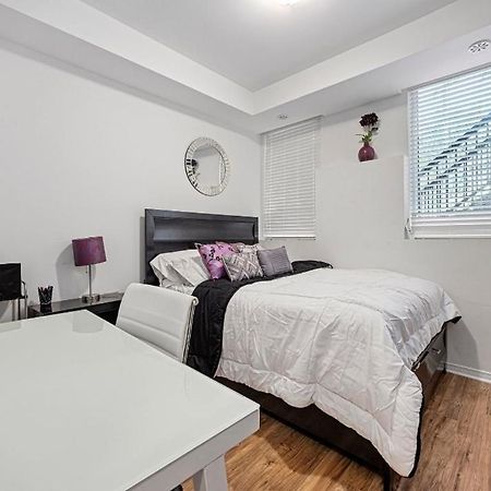 Beautiful Townhouse Near Yorkdale Mall, Wilson Subway Apartman Toronto Kültér fotó