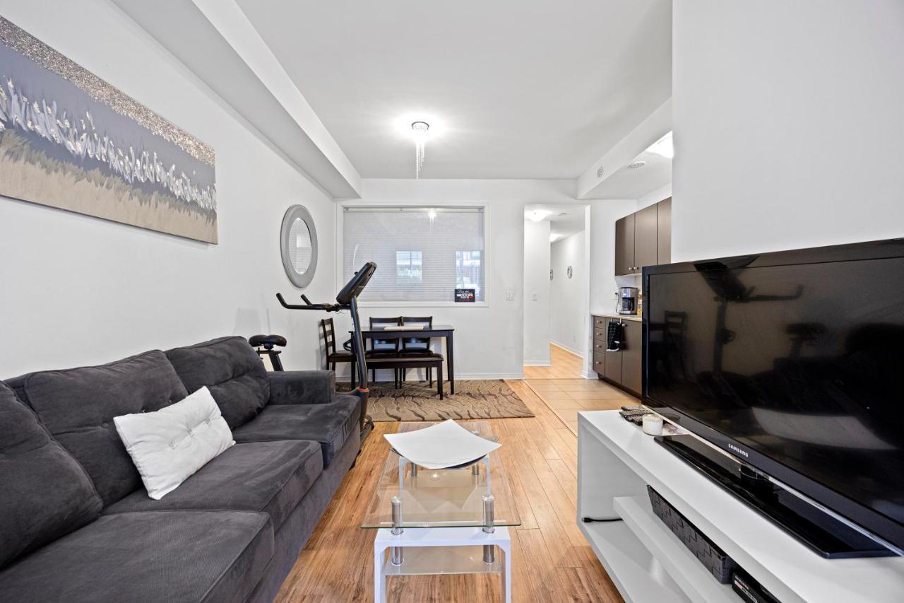 Beautiful Townhouse Near Yorkdale Mall, Wilson Subway Apartman Toronto Kültér fotó