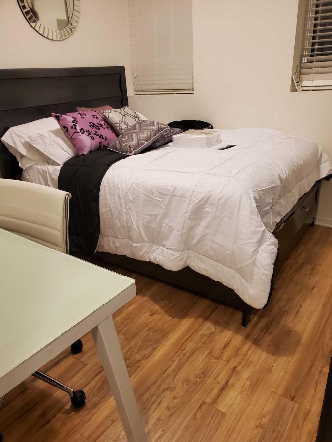 Beautiful Townhouse Near Yorkdale Mall, Wilson Subway Apartman Toronto Kültér fotó