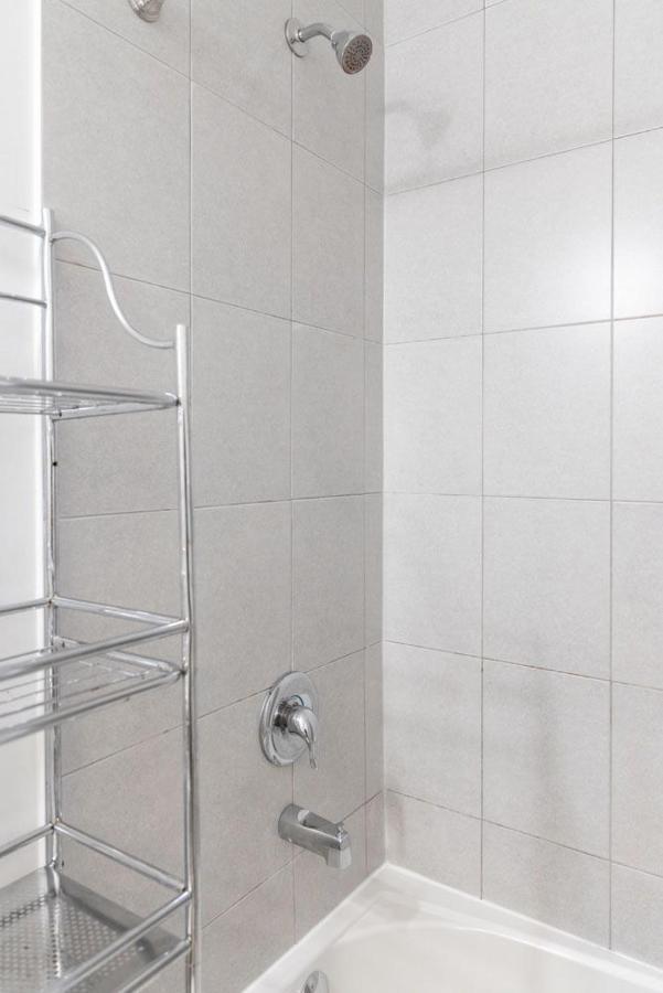 Beautiful Townhouse Near Yorkdale Mall, Wilson Subway Apartman Toronto Kültér fotó