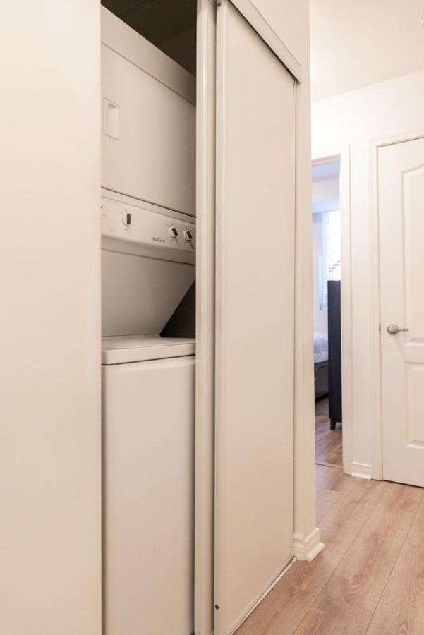 Beautiful Townhouse Near Yorkdale Mall, Wilson Subway Apartman Toronto Kültér fotó