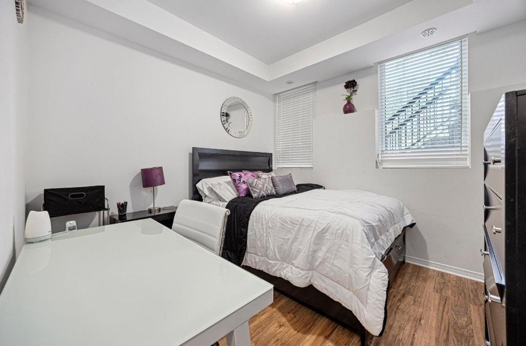 Beautiful Townhouse Near Yorkdale Mall, Wilson Subway Apartman Toronto Kültér fotó