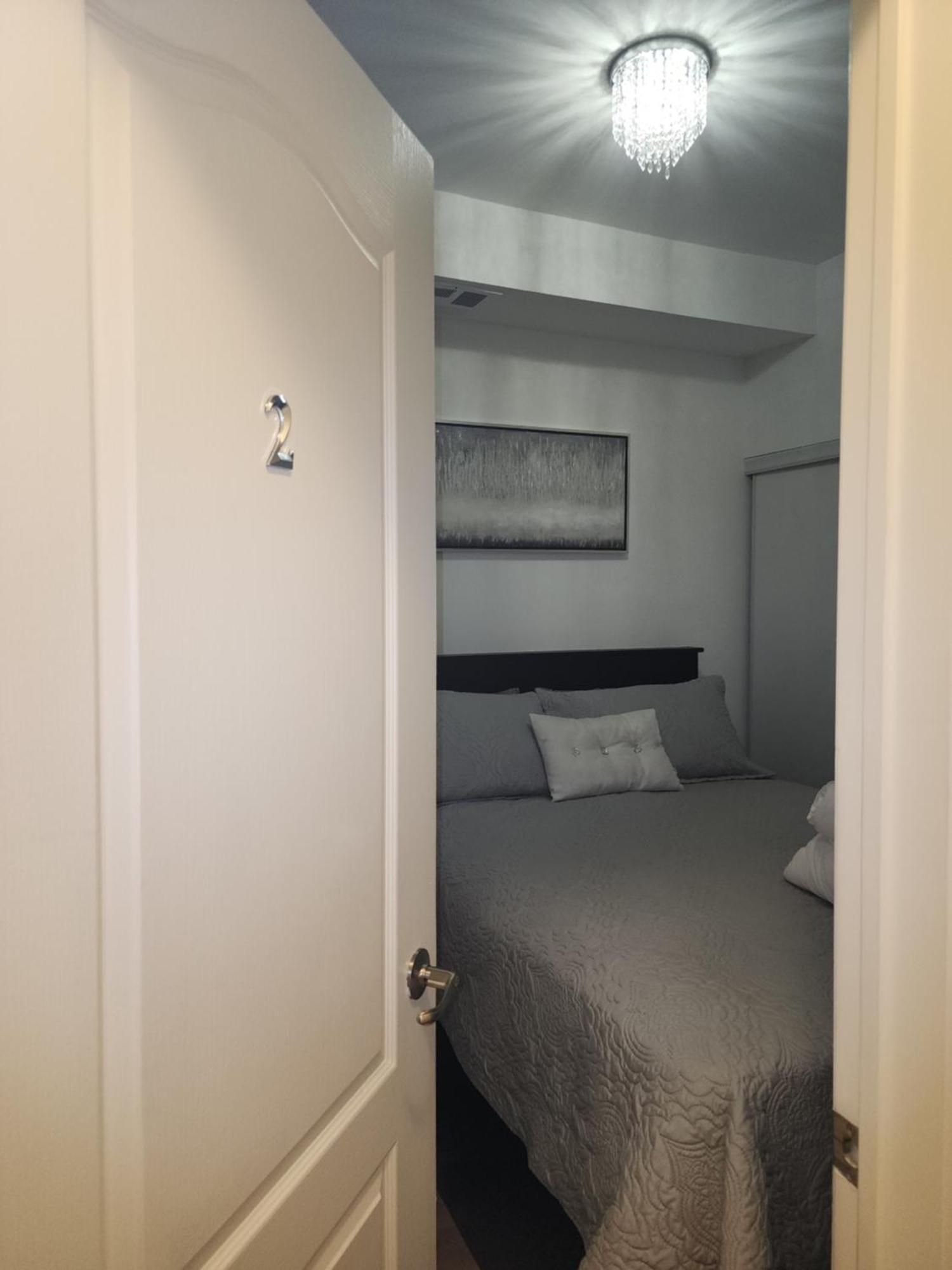 Beautiful Townhouse Near Yorkdale Mall, Wilson Subway Apartman Toronto Kültér fotó