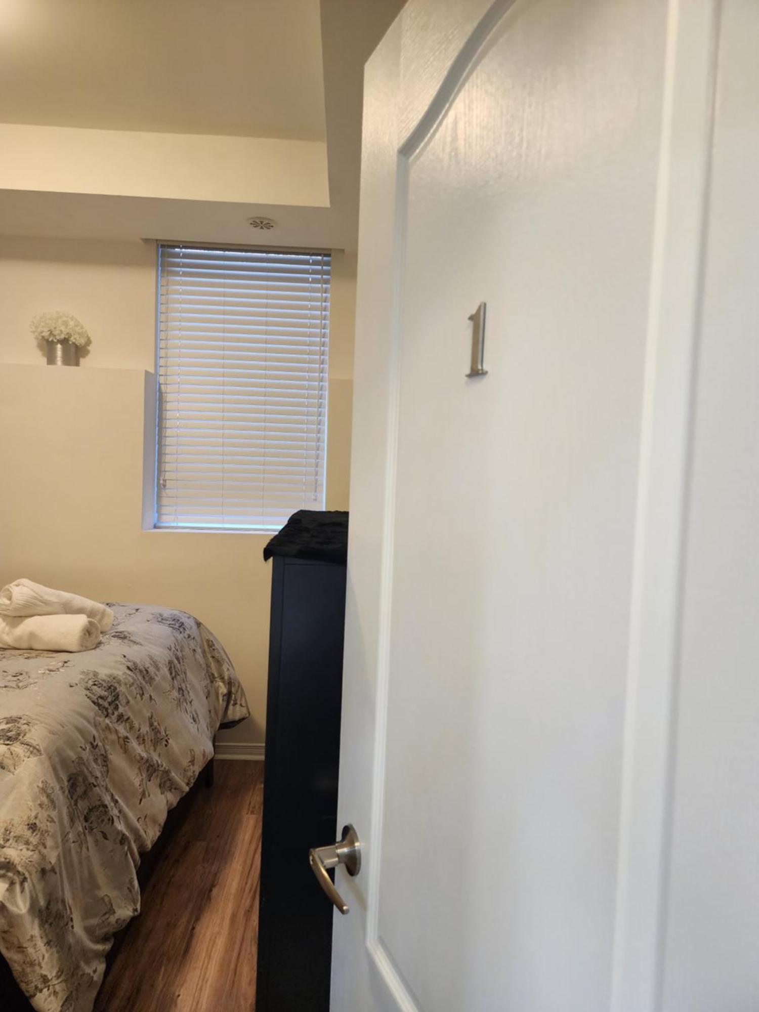 Beautiful Townhouse Near Yorkdale Mall, Wilson Subway Apartman Toronto Kültér fotó